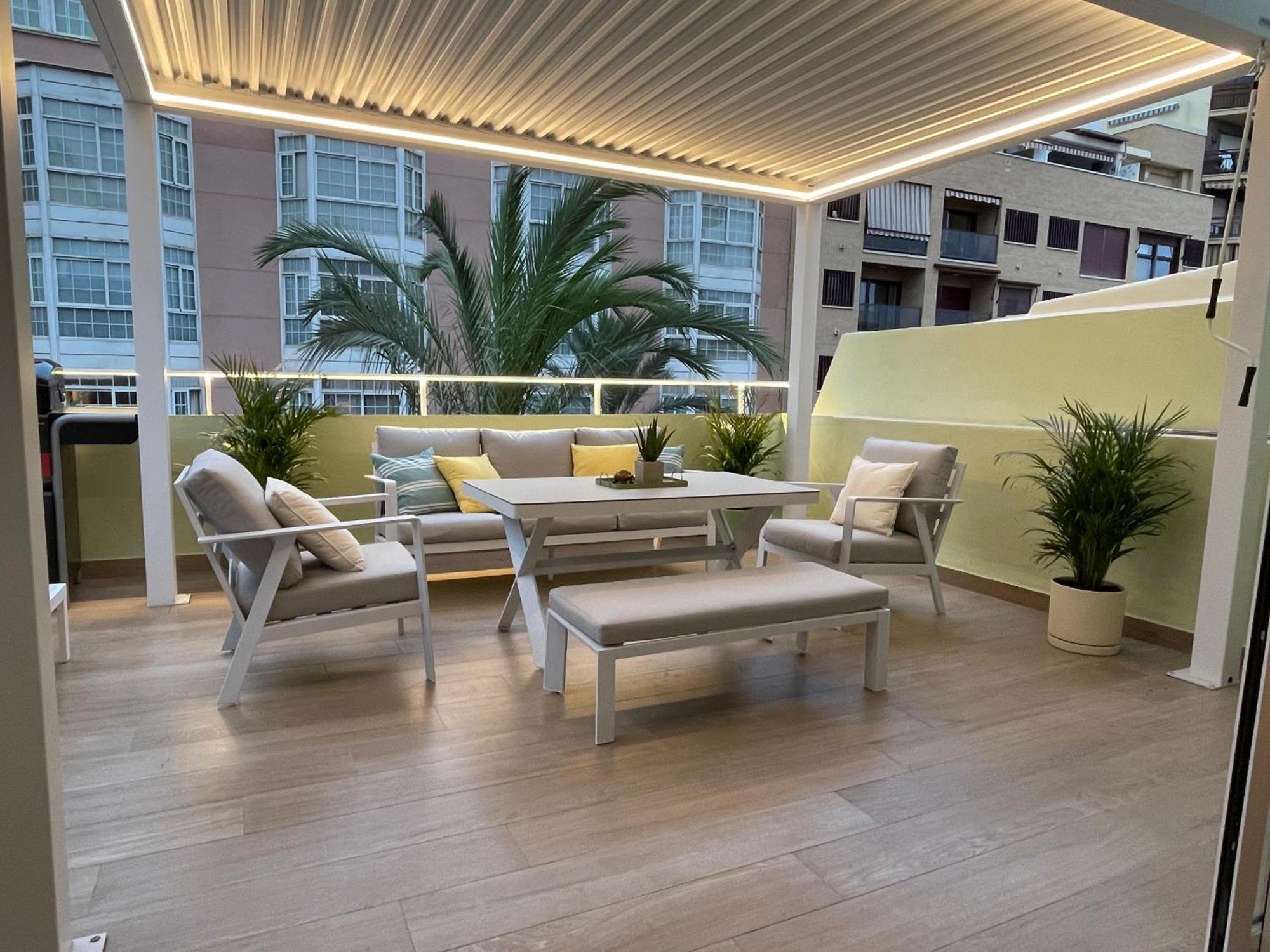 Gran Atico Con Terraza En El Centro De Alicante Extérieur photo