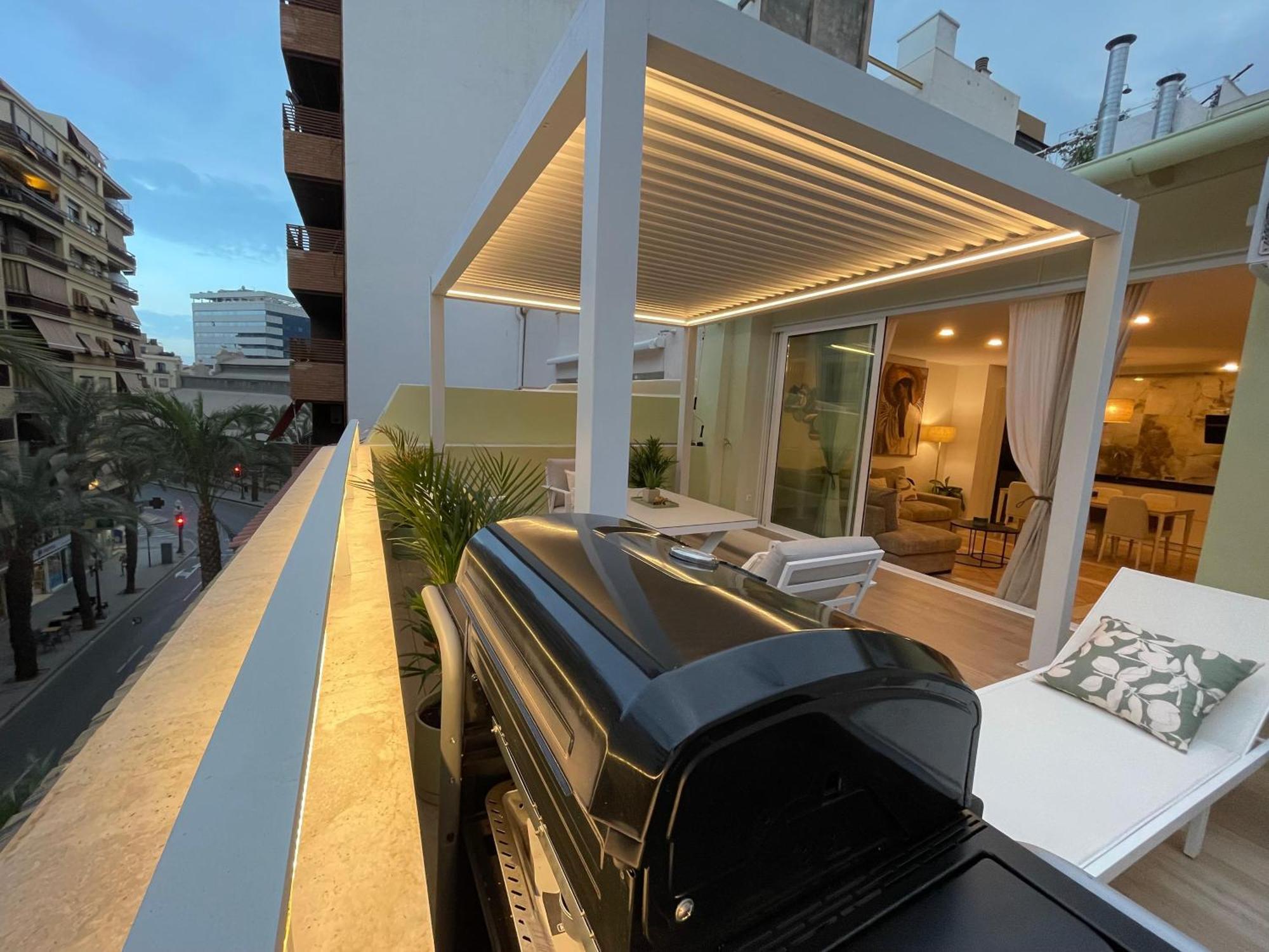 Gran Atico Con Terraza En El Centro De Alicante Extérieur photo