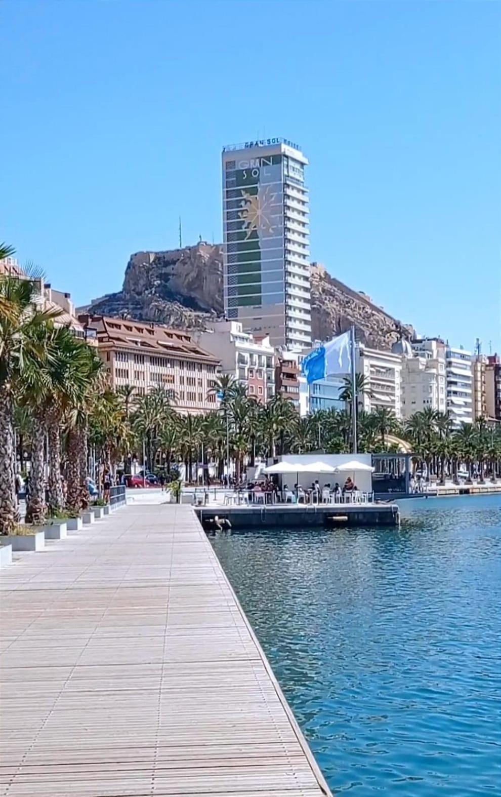 Gran Atico Con Terraza En El Centro De Alicante Extérieur photo